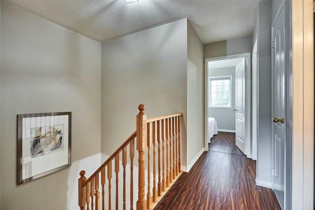 25 Odessa Cres, House attached with 3 bedrooms, 3 bathrooms and 2 parking in Whitby ON | Image 10
