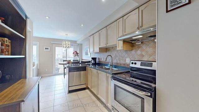 88 Giancola Cres, House attached with 3 bedrooms, 3 bathrooms and 4 parking in Vaughan ON | Image 33