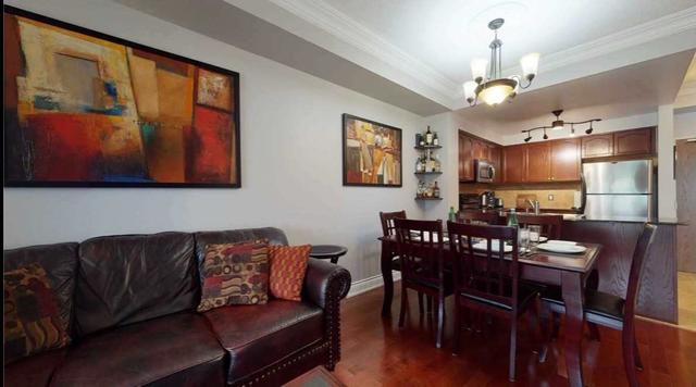 211 - 2 Maison Parc Crt, Condo with 2 bedrooms, 1 bathrooms and 2 parking in Vaughan ON | Image 25