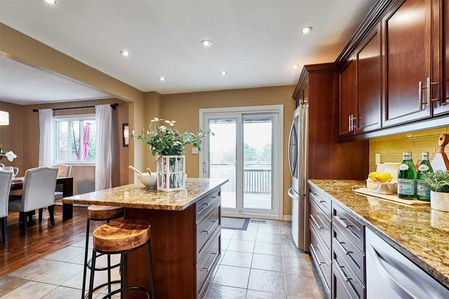 5 Daniels Cres, House detached with 3 bedrooms, 4 bathrooms and 4 parking in Ajax ON | Image 4