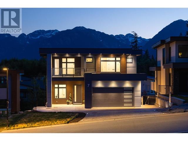 7 - 3385 Mamquam Road, House detached with 6 bedrooms, 6 bathrooms and 4 parking in Squamish BC | Image 38