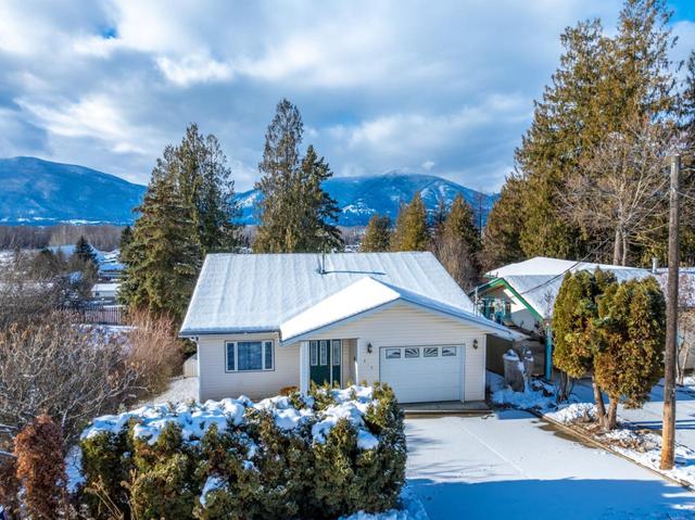615 6 Avenue, House detached with 3 bedrooms, 3 bathrooms and null parking in Creston BC | Image 22