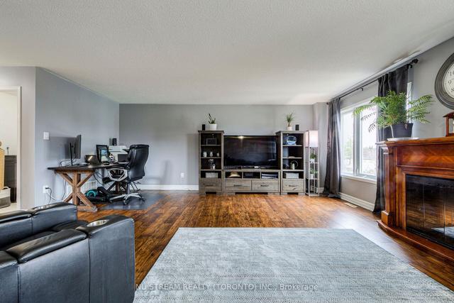 8 - 5110 Fairview St, House detached with 3 bedrooms, 4 bathrooms and 3.5 parking in Burlington ON | Image 4