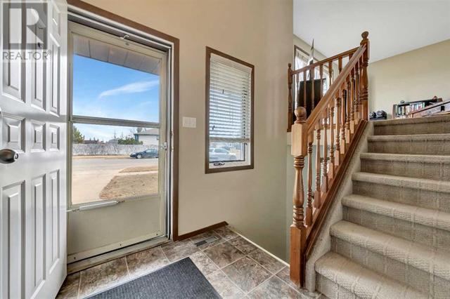 2804 57a Avenue, House detached with 4 bedrooms, 2 bathrooms and 2 parking in Lloydminster (Part) AB | Image 3