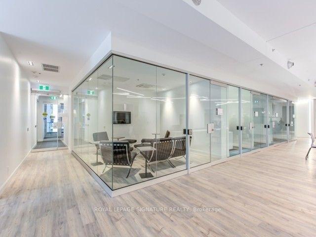 1610 - 181 Dundas St E, Condo with 2 bedrooms, 1 bathrooms and 0 parking in Toronto ON | Image 5