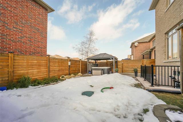 9 Noranda Cres, House detached with 5 bedrooms, 6 bathrooms and 6 parking in Brampton ON | Image 35