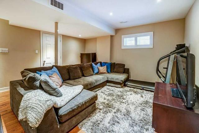 67 Ridgeway Crt, House detached with 3 bedrooms, 3 bathrooms and 3 parking in Vaughan ON | Image 14