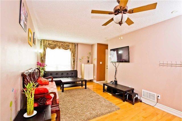 125 - 8 Faithful Way, Townhouse with 3 bedrooms, 2 bathrooms and 1 parking in Markham ON | Image 2