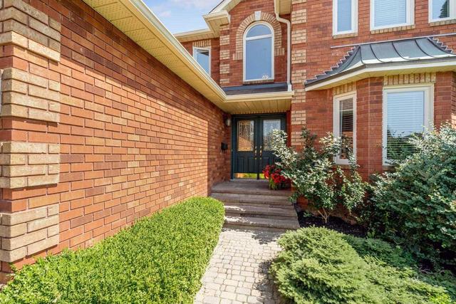 31 Eaton St, House detached with 4 bedrooms, 3 bathrooms and 2 parking in Halton Hills ON | Image 2