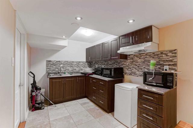 243 Thorndale Rd, House semidetached with 3 bedrooms, 4 bathrooms and 4 parking in Brampton ON | Image 28