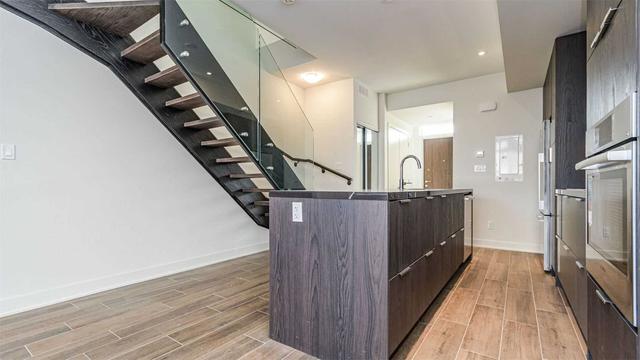 22 Sonic Way, Townhouse with 3 bedrooms, 3 bathrooms and 1 parking in Toronto ON | Image 2