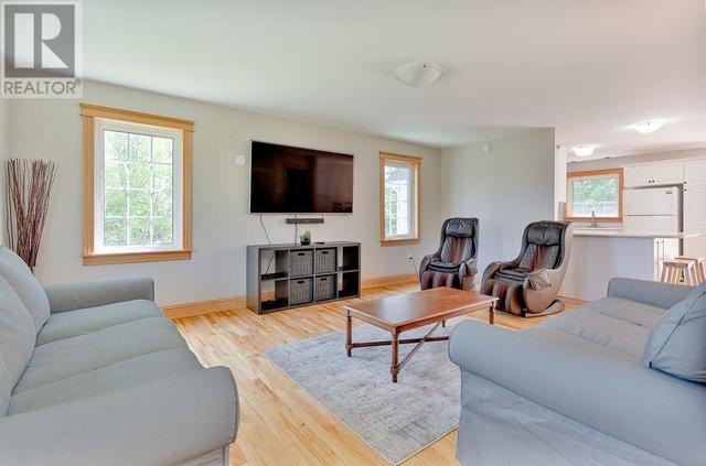 7195 Rte 13, House detached with 5 bedrooms, 4 bathrooms and null parking in Stanley Bridge, Hope River, Bayview, Cavendish and North Rustico PE | Image 3
