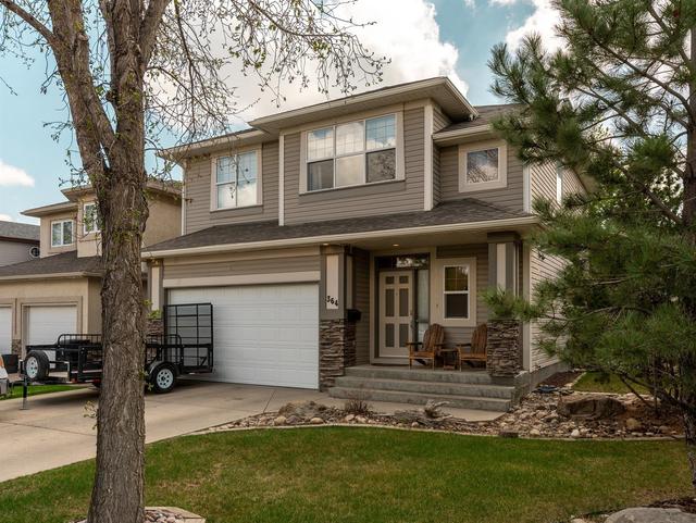 364 Red Crow Boulevard W, House detached with 3 bedrooms, 3 bathrooms and 4 parking in Lethbridge AB | Image 2