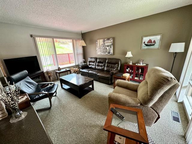 3485 Highway Drive, House detached with 2 bedrooms, 1 bathrooms and 3 parking in Trail BC | Image 8