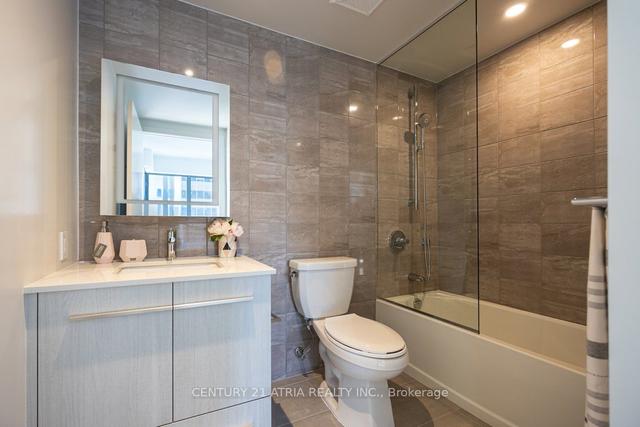 4003 - 8 Cumberland St, Condo with 2 bedrooms, 2 bathrooms and 1 parking in Toronto ON | Image 8
