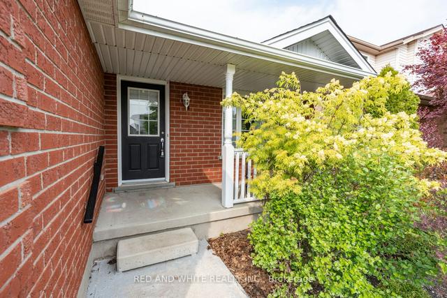 upper - 79 Munroe Cres, House detached with 3 bedrooms, 2 bathrooms and 1 parking in Guelph ON | Image 21