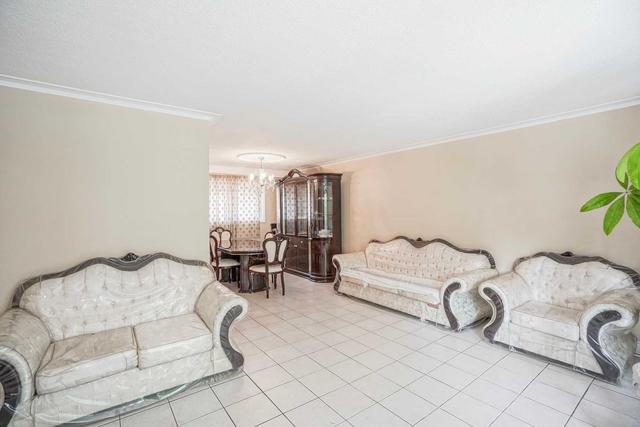 2 Ollerton Dr, House detached with 4 bedrooms, 2 bathrooms and 6 parking in Toronto ON | Image 35