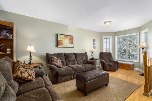 99 Downing Cres, House detached with 3 bedrooms, 2 bathrooms and 3 parking in Barrie ON | Image 20