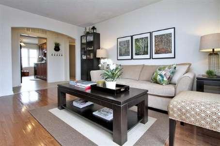 5 - 561 Dundas St W, Townhouse with 2 bedrooms, 2 bathrooms and 2 parking in Mississauga ON | Image 3
