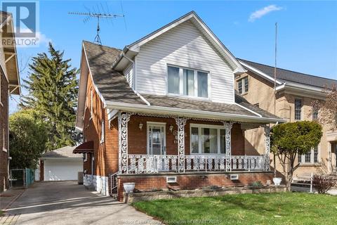 2283 Lincoln Road, House detached with 3 bedrooms, 2 bathrooms and null parking in Windsor ON | Card Image