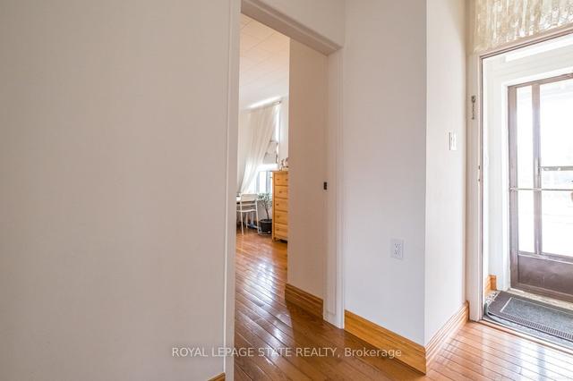 170 Cannon St W, House detached with 3 bedrooms, 3 bathrooms and 1 parking in Hamilton ON | Image 34
