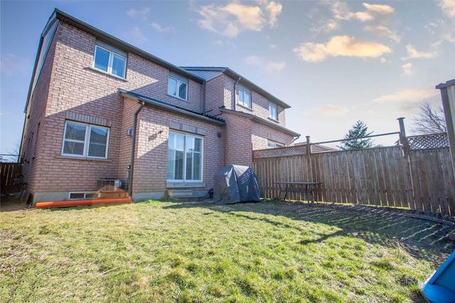 162b Crocus Dr, House semidetached with 3 bedrooms, 4 bathrooms and 3 parking in Toronto ON | Image 22