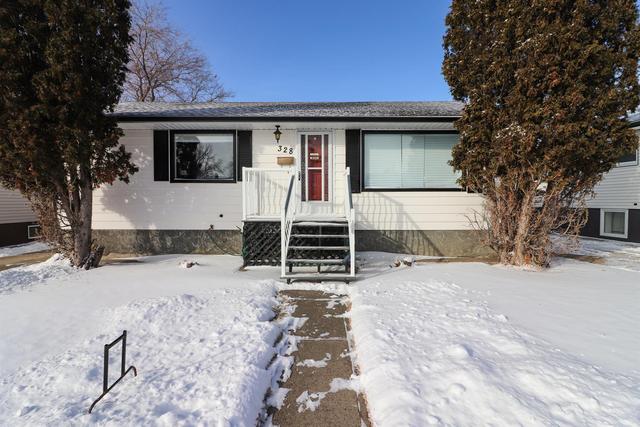 328 2 Street Se, House detached with 4 bedrooms, 2 bathrooms and 3 parking in Redcliff AB | Image 2