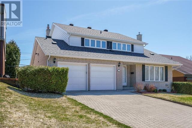 37 Gloucester Court, House detached with 4 bedrooms, 3 bathrooms and null parking in Greater Sudbury ON | Image 2