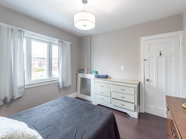 11 Moir Ave, House semidetached with 3 bedrooms, 3 bathrooms and 2 parking in Toronto ON | Image 12