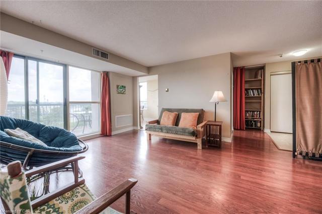 706 - 30 Blue Springs Drive, House attached with 2 bedrooms, 2 bathrooms and 1 parking in Waterloo ON | Image 4