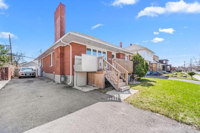 542 Donald Street, House detached with 4 bedrooms, 2 bathrooms and 4 parking in Ottawa ON | Image 3