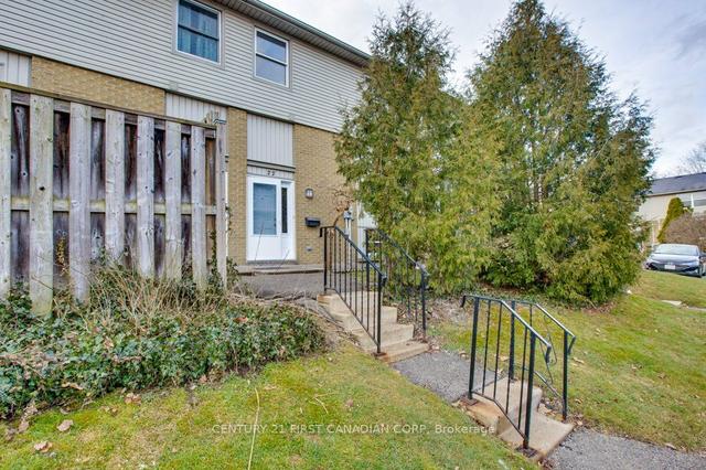 22 - 760 Berkshire Dr, Townhouse with 2 bedrooms, 2 bathrooms and 2 parking in London ON | Image 1