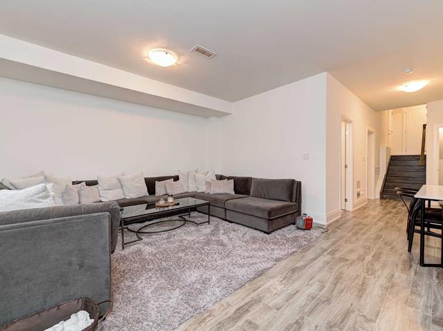 pt 2 - 663 Oxford St, House detached with 3 bedrooms, 4 bathrooms and 3 parking in Toronto ON | Image 28