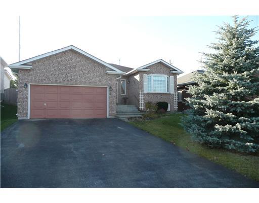 4 Mayfair Dr, House detached with 3 bedrooms, 2 bathrooms and null parking in Barrie ON | Image 1