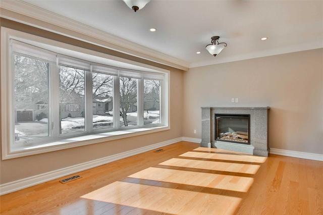 upper - 243 Harrygan Cres, House detached with 3 bedrooms, 1 bathrooms and 1 parking in Richmond Hill ON | Image 5