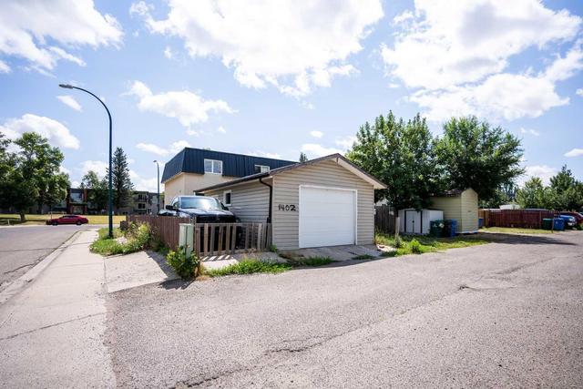 1402 Ashgrove Road S, Home with 2 bedrooms, 1 bathrooms and 2 parking in Lethbridge AB | Image 21