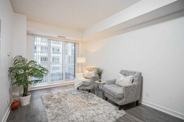 213 - 9205 Yonge St, Condo with 2 bedrooms, 2 bathrooms and 1 parking in Richmond Hill ON | Image 3