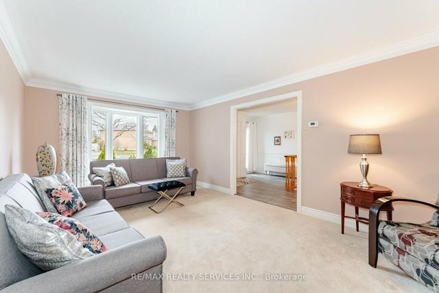 12 Mohan Crt, House detached with 3 bedrooms, 3 bathrooms and 9 parking in Brampton ON | Image 39