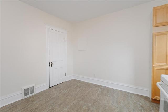 2 - 397 Bay Street N, Condo with 2 bedrooms, 1 bathrooms and null parking in Hamilton ON | Image 20