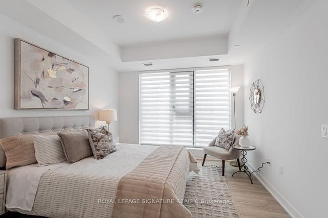 215 - 250 Lawrence Ave W, Condo with 2 bedrooms, 3 bathrooms and 1 parking in Toronto ON | Image 3