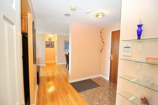 2307 - 156 Enfield Pl, Condo with 2 bedrooms, 2 bathrooms and 1 parking in Mississauga ON | Image 4