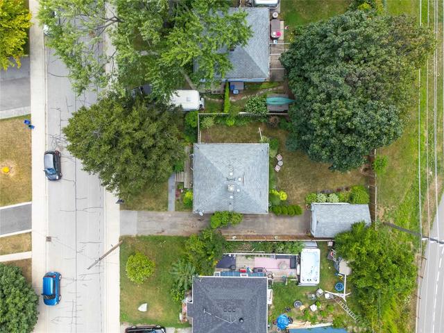 596 Clark Ave, House detached with 2 bedrooms, 1 bathrooms and 3 parking in Burlington ON | Image 26