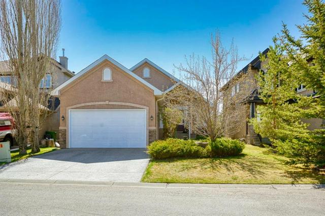 61 Cranwell Place Se, House detached with 3 bedrooms, 2 bathrooms and 4 parking in Calgary AB | Card Image
