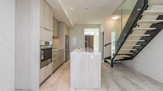20 Sonic Way, Townhouse with 3 bedrooms, 3 bathrooms and 1 parking in Toronto ON | Image 2