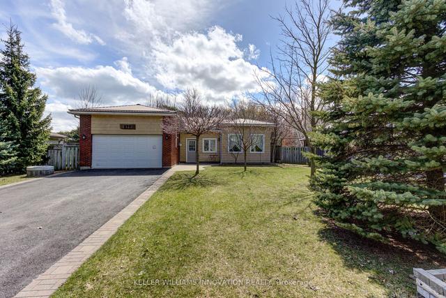 877 Lockhart Rd, House detached with 3 bedrooms, 3 bathrooms and 10.5 parking in Innisfil ON | Image 1