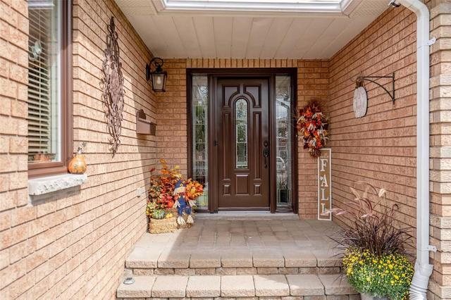 80 Cityview Circ, House detached with 4 bedrooms, 4 bathrooms and 2 parking in Barrie ON | Image 2