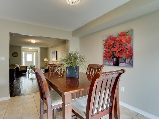 1302 Cartmer Way, House attached with 3 bedrooms, 3 bathrooms and 1 parking in Milton ON | Image 5