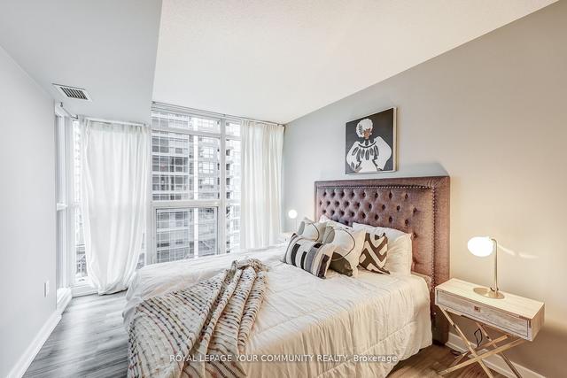 821 - 19 Singer Crt, Condo with 2 bedrooms, 2 bathrooms and 1 parking in Toronto ON | Image 17