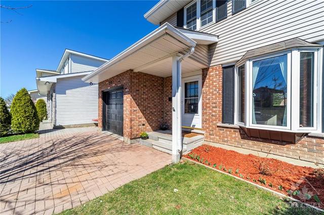 20 Canbury Crescent, House detached with 3 bedrooms, 3 bathrooms and 4 parking in Ottawa ON | Image 2