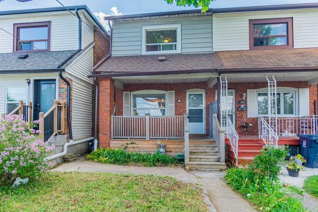 22 Alameda Ave, House semidetached with 3 bedrooms, 2 bathrooms and 0 parking in Toronto ON | Image 1